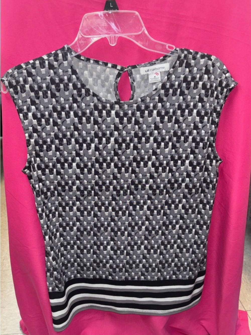 Liz Claiborne Gray and Black Geometric Keyhole Top